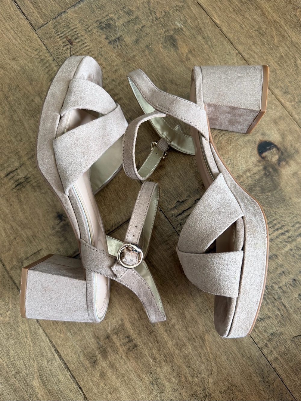 Kelly & Katie Neutral Suede Block Heel Sandals - Beige (7W)